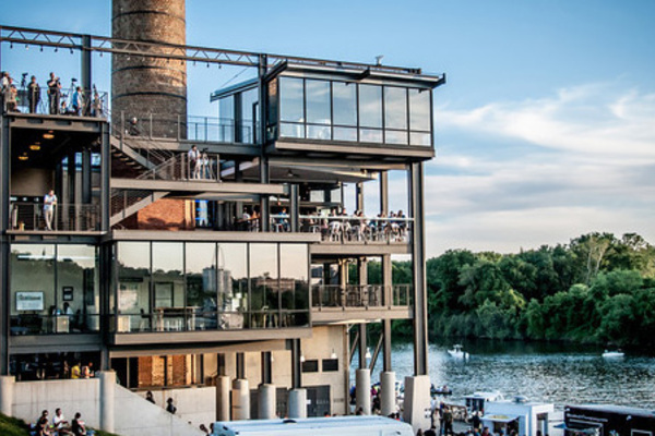 The store boathouse restaurant